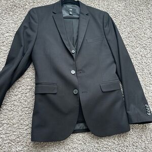 H&M 3 piece suit in black size 34R pants 30R